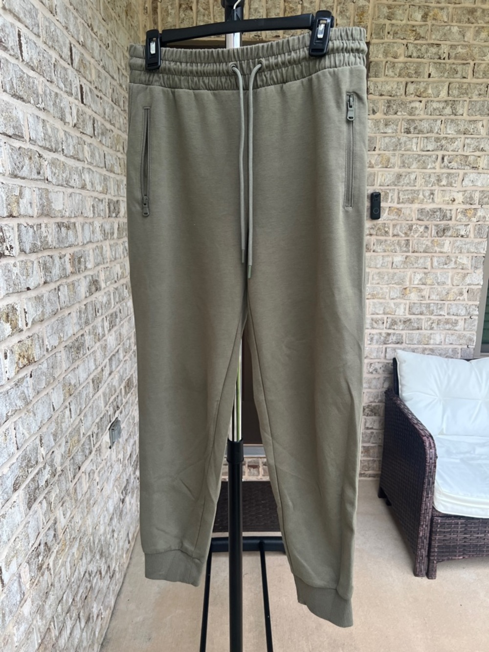Old Navy Active Dynamic Fleece High Rise Breathable Jogger Size M Olive green